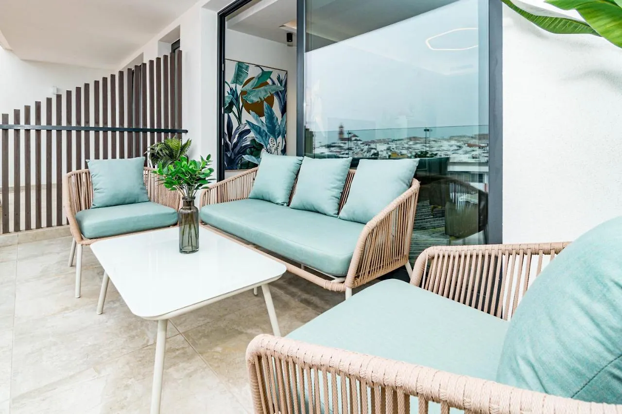 Inf25E- Tastefully Furnished Flat, Estepona Center