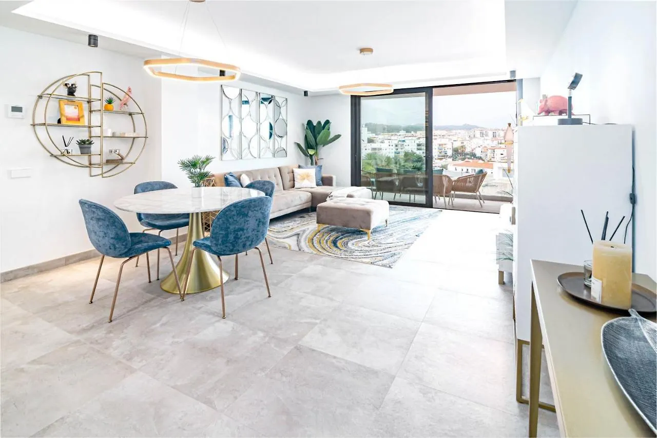 아파트 Inf25E- Tastefully Furnished Flat, Estepona Center